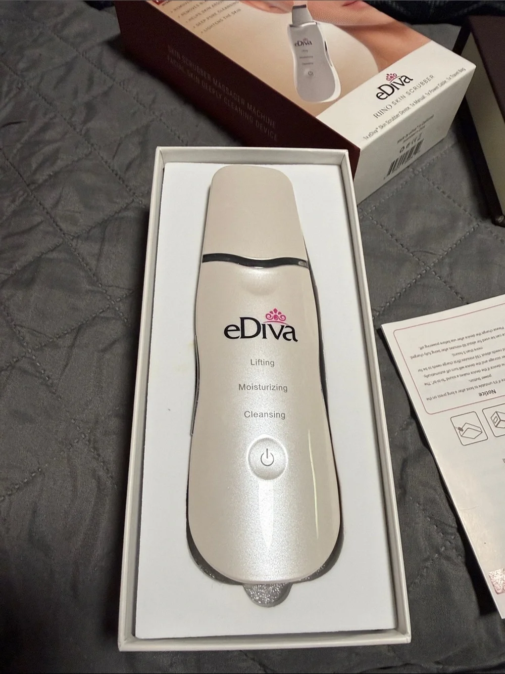 Diva eDiva Riino Skin Scrubber Facial Device - White & Cream